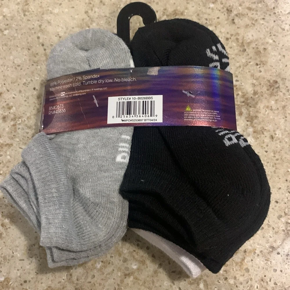 NWT Billabong Half Cushion Low Cut 10 Package Size 4-6.5